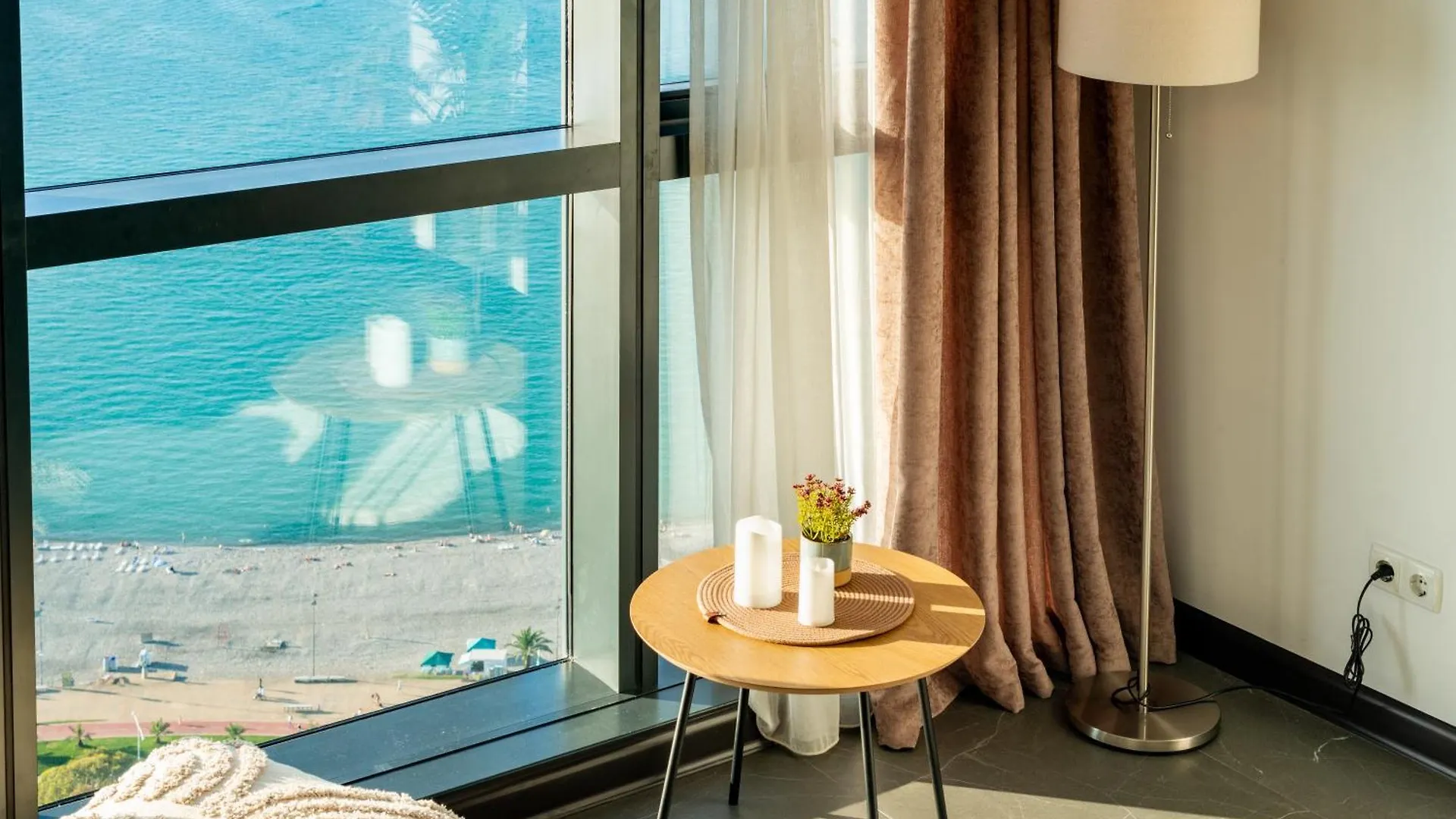 Ocean Breeze Retreat - Honeymoon Apartment With Sea View In Porta Batumi Tower